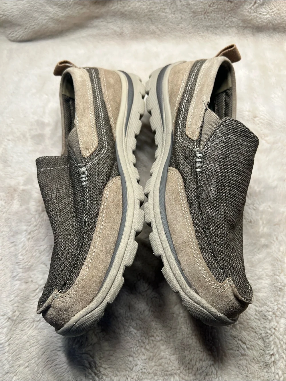 Skechers men’s extra wide fit loafers size 9.5
